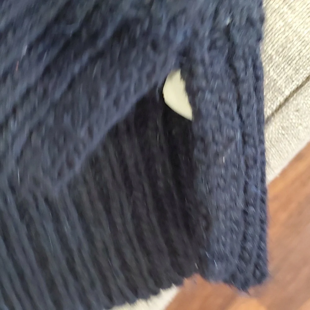 Gilly Hicks woman's blue cable knit vneck pullover sweater size M - Picture 9 of 12